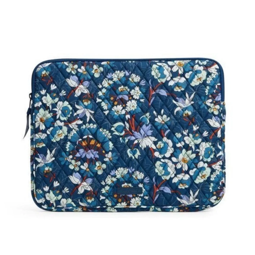 NWT Vera Bradley Blue Floral Bursts Tablet / Kendal Sleeve OS